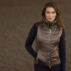 Bodywarmer Equestrian Stockholm Champagne Middenbruin -Stijlvolle Ruiter bodywarmer equestrian stockholm champagne middenbruin 1500x1500 181327