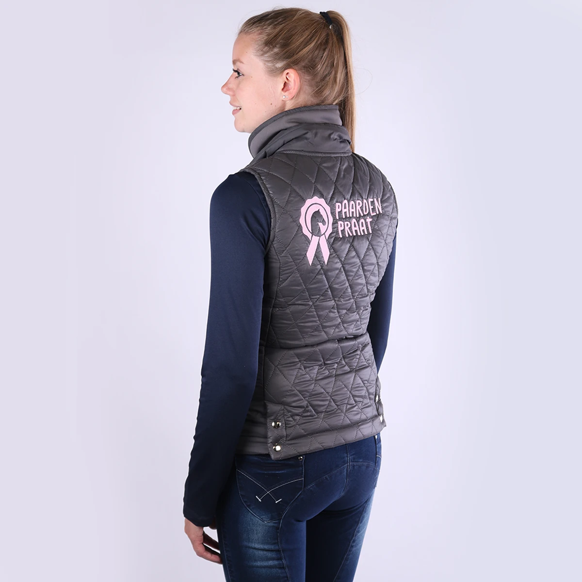 Bodywarmer Paardenpraat By EJ Eve Grijs 6 Bodywarmer Paardenpraat By EJ Eve Grijs - Afbeelding 4