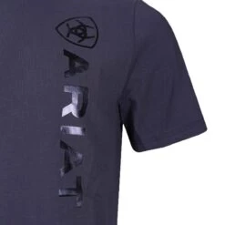 Shirt Ariat Logo Men Donkerblauw -Stijlvolle Ruiter shirt ariat logo men donkerblauw 1500x1500 178108