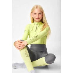 Trainingsshirt LeMieux Base Layer Kids Lichtgroen 12 Trainingsshirt LeMieux Base Layer Kids Lichtgroen -Stijlvolle Ruiter trainingsshirt lemieux base layer kids lichtgroen 1500x1500 178223